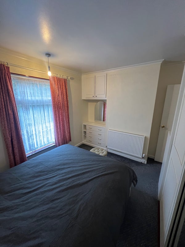 Apartment in Ipswich, California - View 4