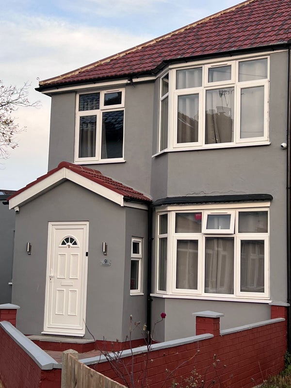 Photo 1: House Main