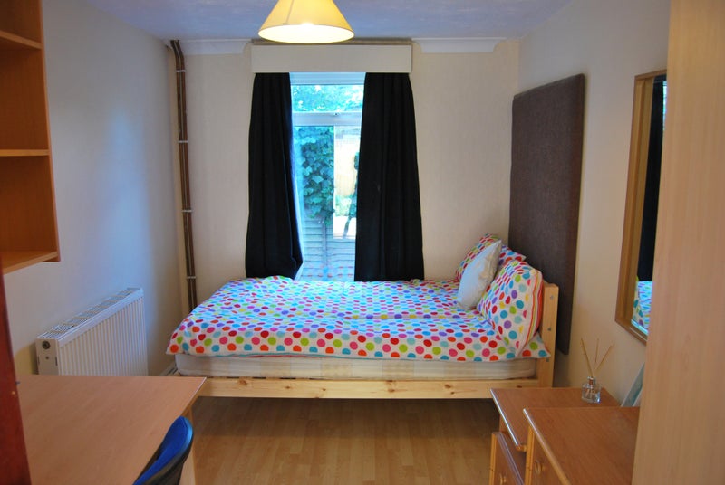 Apartment in Canterbury - More