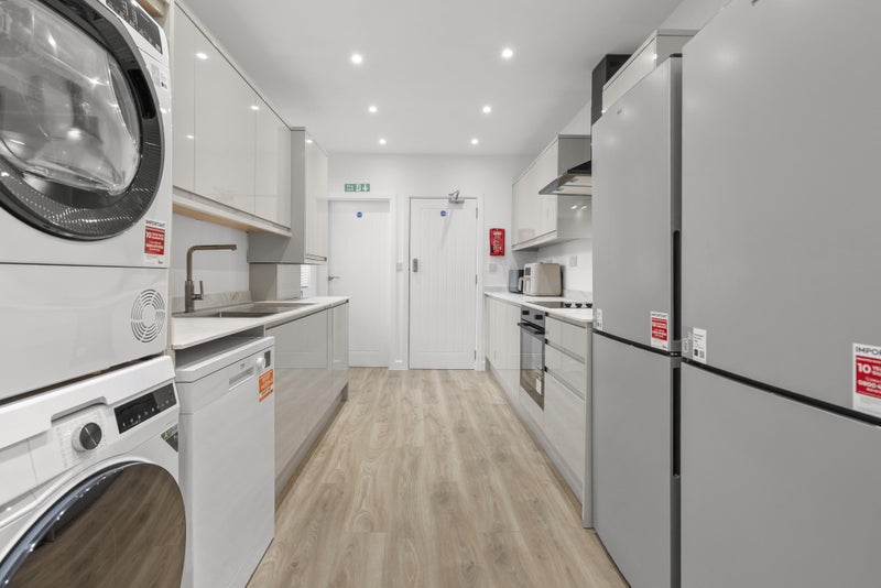Apartment in Sandwell, West Midlands - More