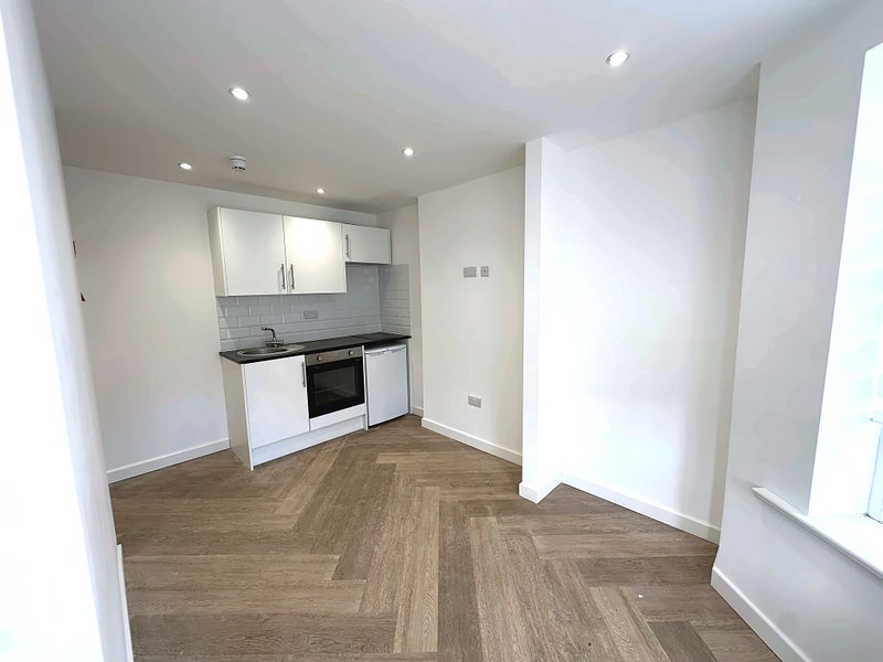 Photo 1: Room 3