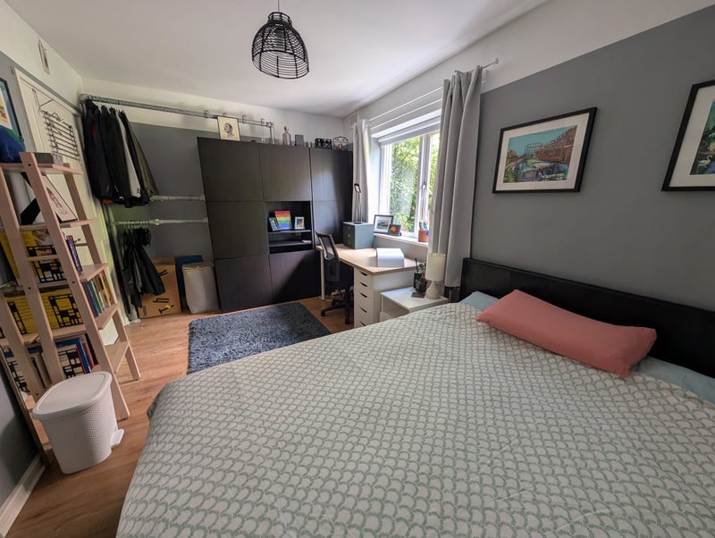 Photo 1: Bedroom