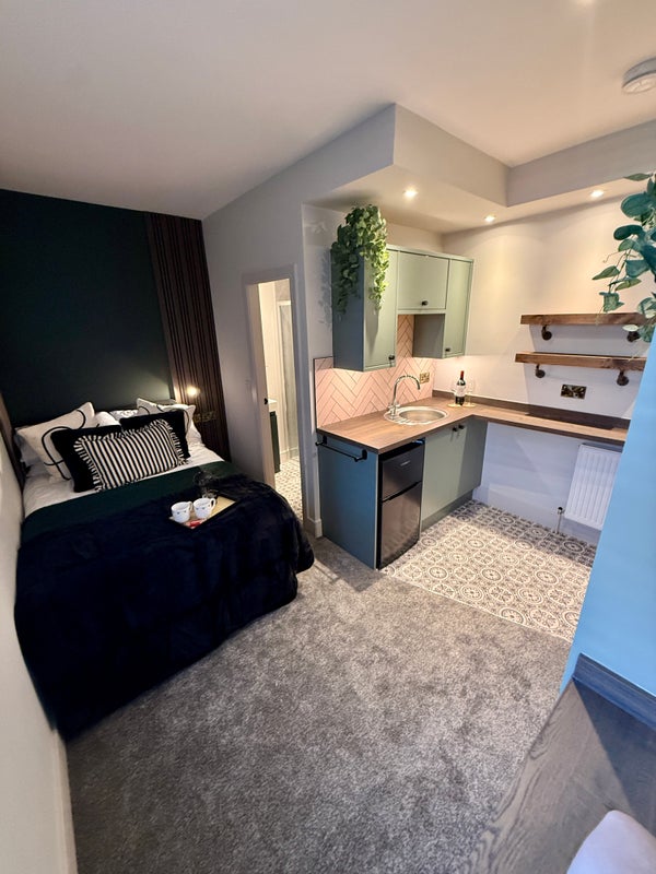Photo 1: Studio 2
