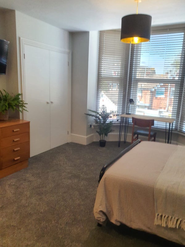 Apartment in Portsmouth, Southsea - More