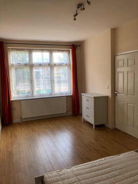 Photo 1: Bedroom