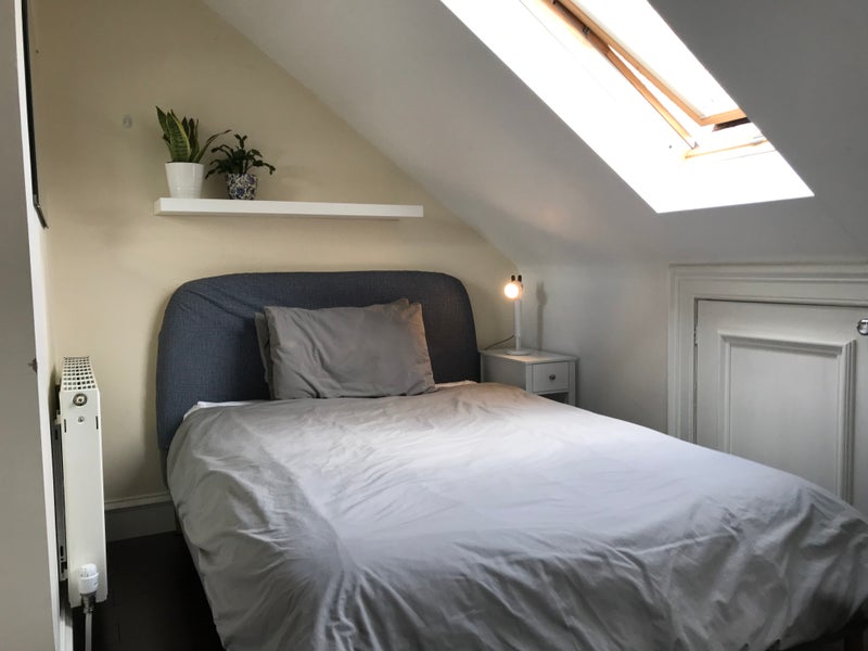 Photo 1: Bedroom