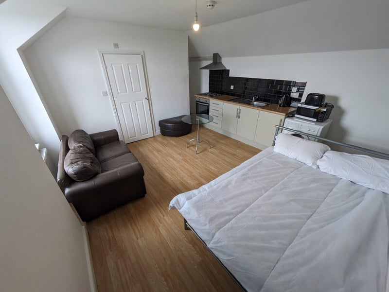 Apartment in Nottingham, Butlers Hill, Hucknall - View 2