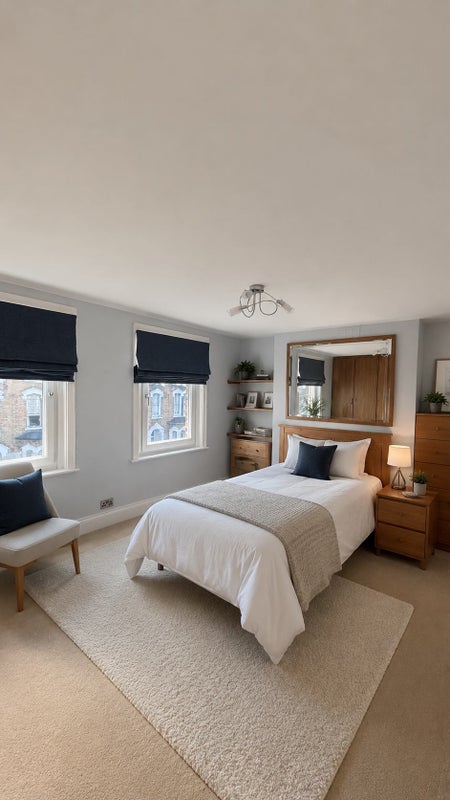 Photo 1: Bedroom