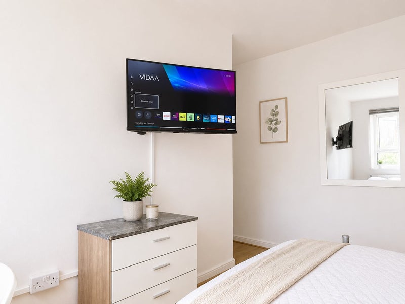 Apartment in London, London Borough of Tower Hamlets - View 4