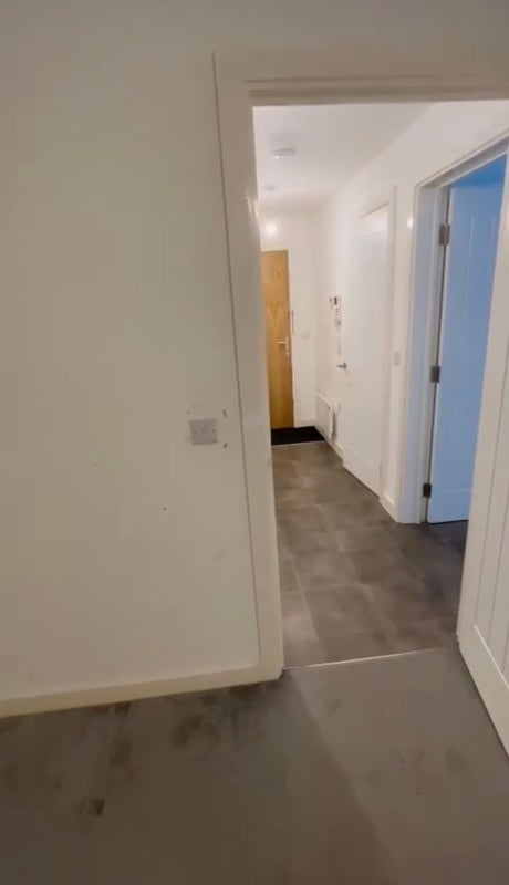 Photo 1: Hallway 
