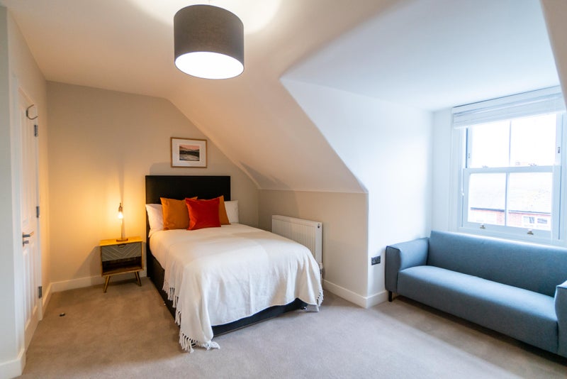 Photo 1: Room 6