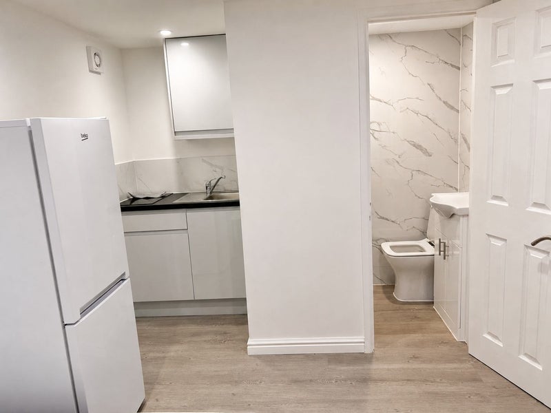 Apartment in Willesden Green - View 3