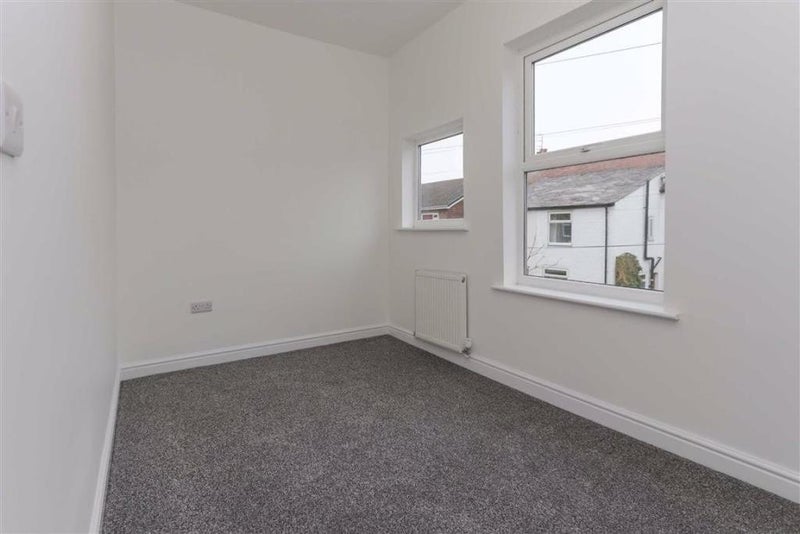 Photo 1: Room