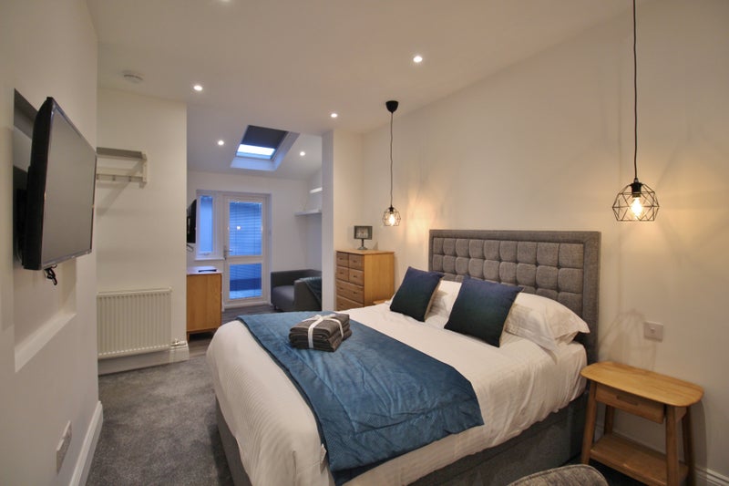 Photo 1: Room 2