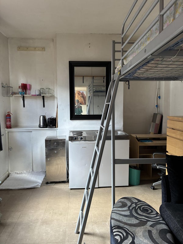Apartment in Cambridge, Petersfield - View 2