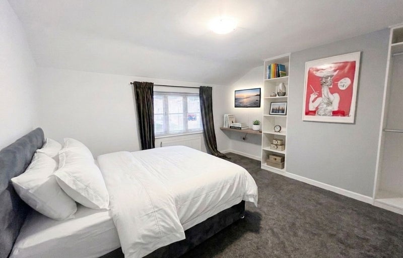 Photo 1: Room 3