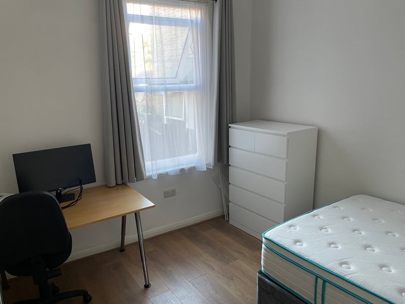 Apartment in London, Duckett's Green, Harringay, London N15