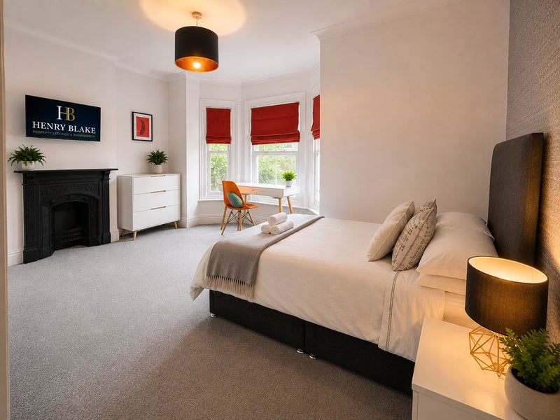 Photo 1: Room 5