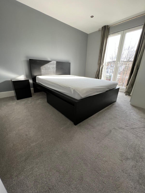 Photo 1: Room 2: £1,070 pcm (Including bills)