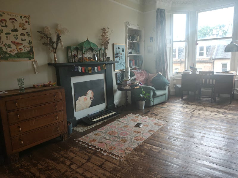 Photo 1: double bedroom