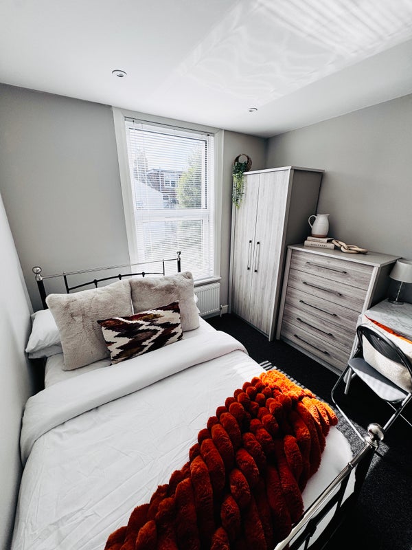 Apartment in Brighton, Queen's Park - View 4