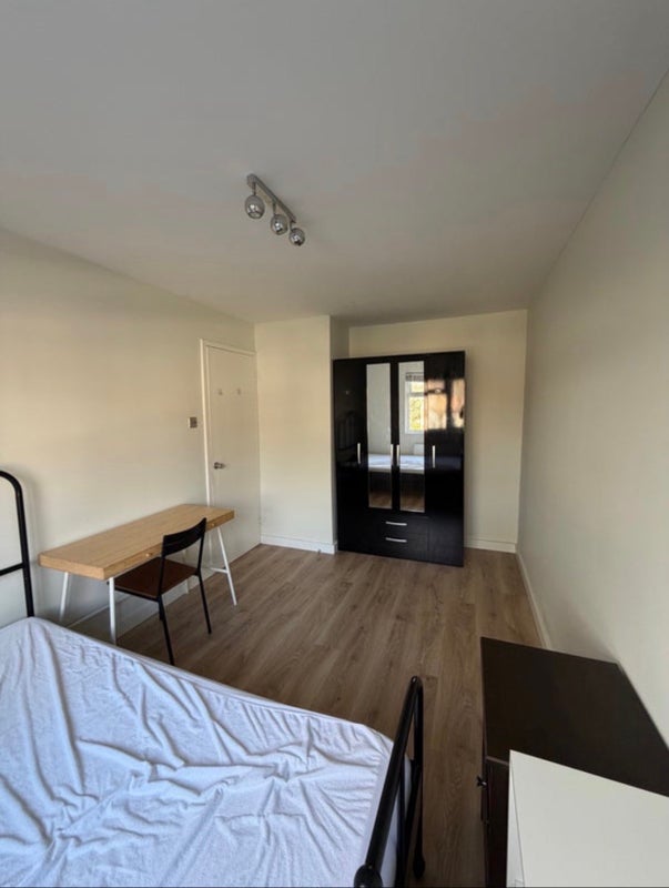 Photo 1: Room2