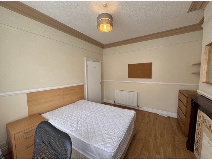 Apartment in York, Bell Farm - View 2