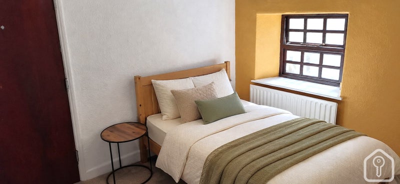 Photo 1: Room 222 - Double room