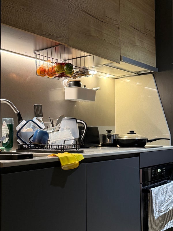 Photo 1: kitchen