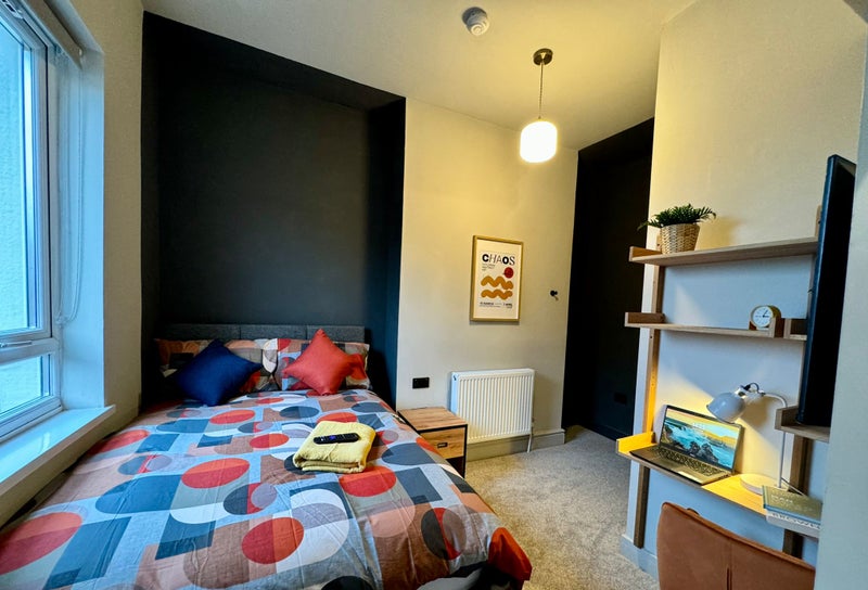 Photo 1: Room Four