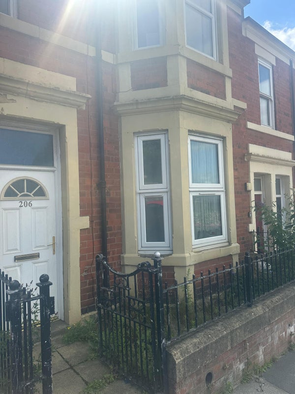 Apartment in Newcastle upon Tyne, Tyne and Wear - View 2