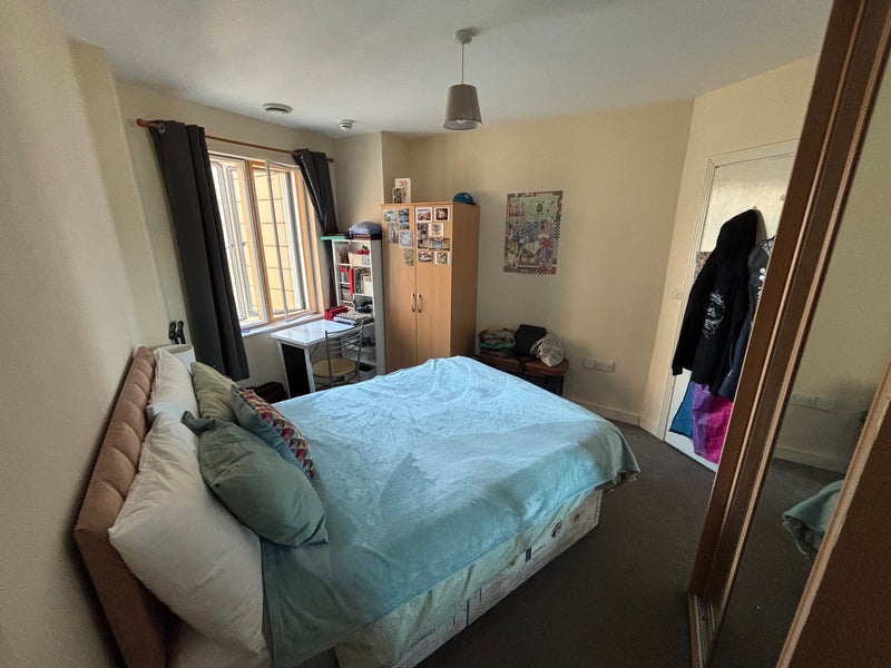 Photo 1: Overview (please note only bed and wardrobes will remain)