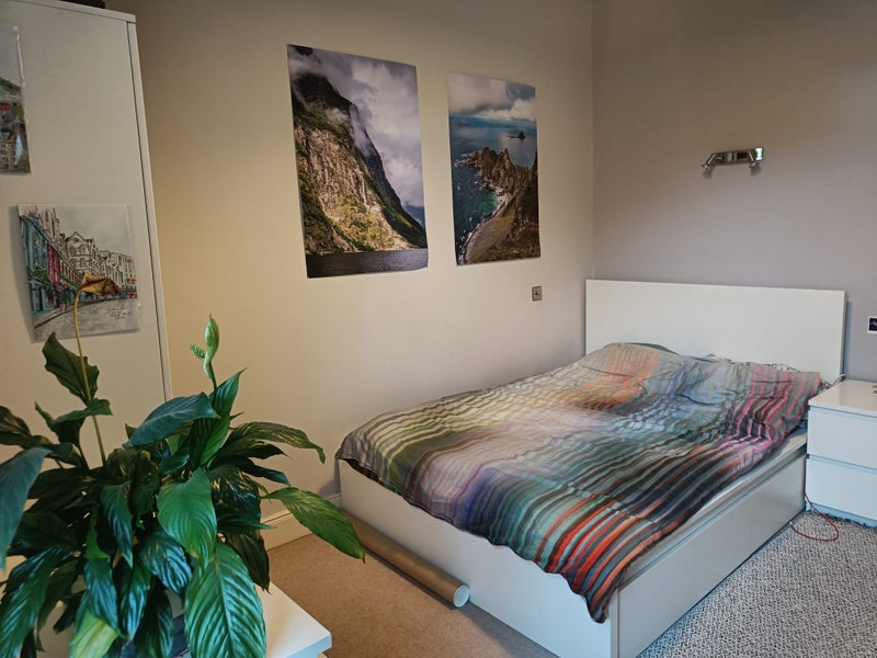 Photo 1: Bedroom