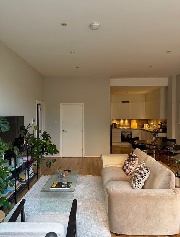 Photo 1: Open Plan Living Kitchen and Dining