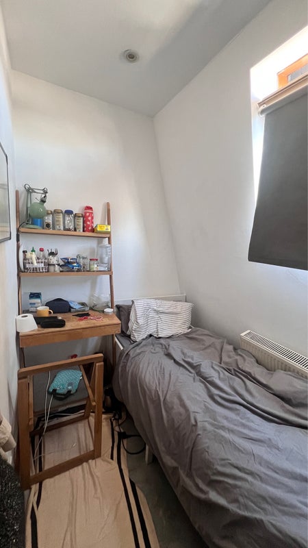 Photo 1: bedroom