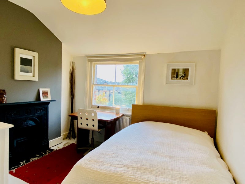 Photo 1: Bedroom