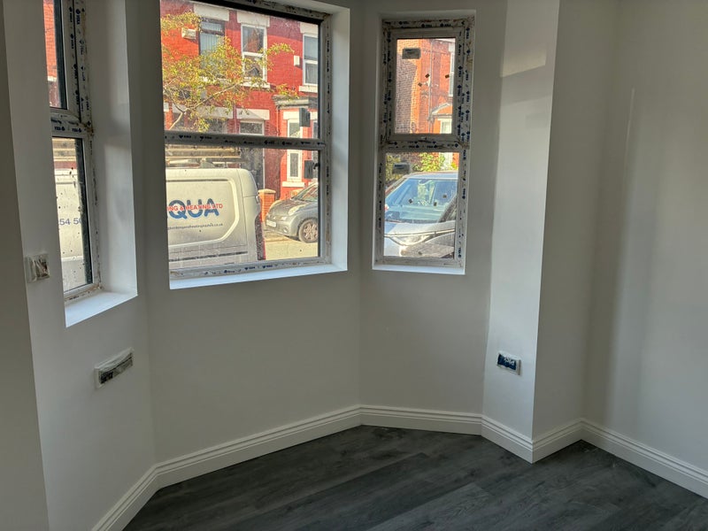 Photo 1: Room 1