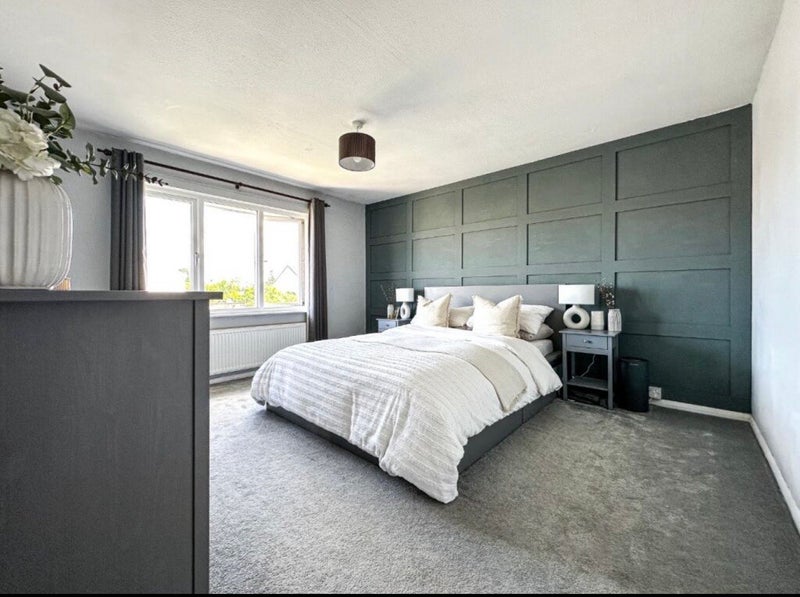 Photo 1: Double Bedroom 1