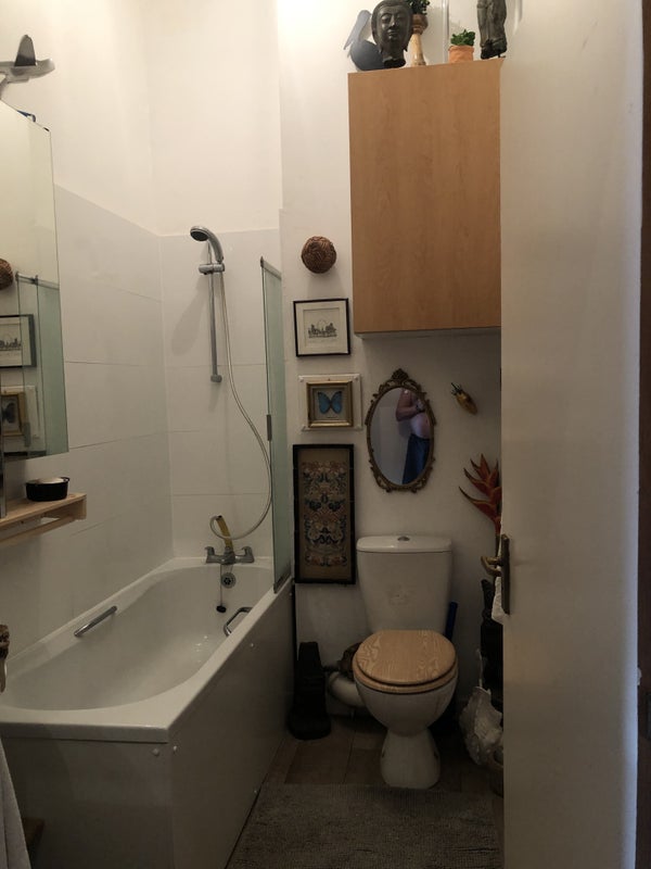 Photo 1: shared bath room