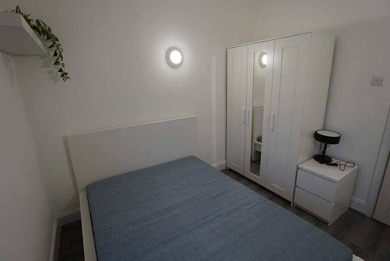 Photo 1: Bedroom 4