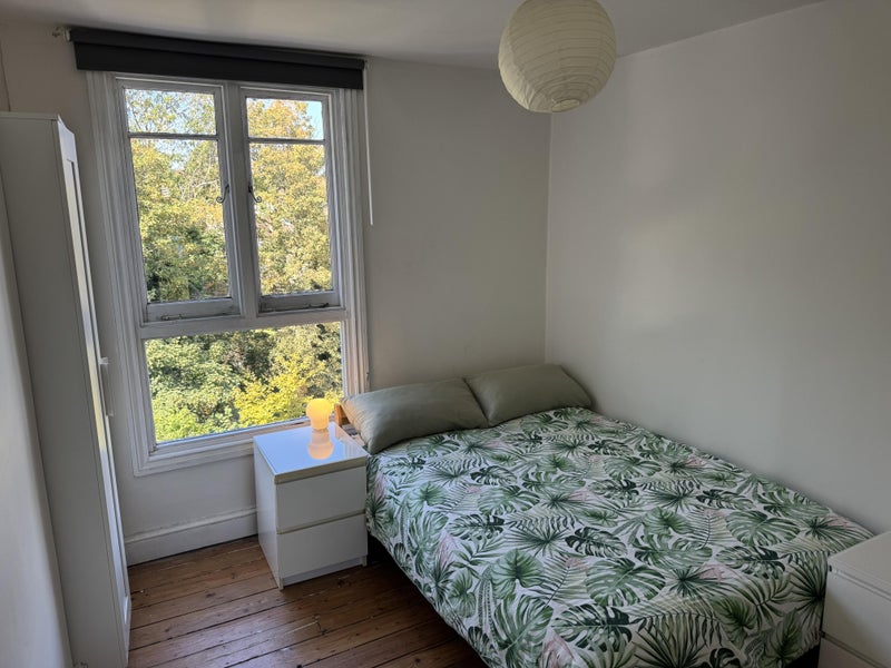 Photo 1: Bedroom