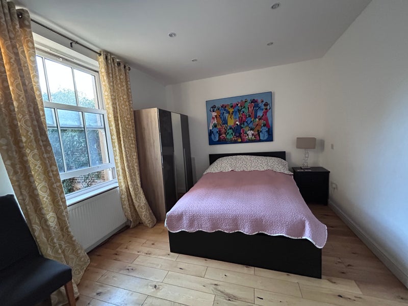 Photo 1: Bedroom