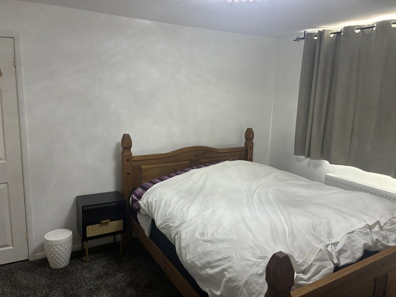 Photo 1: Room 1