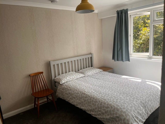 Photo 1: Bedroom available