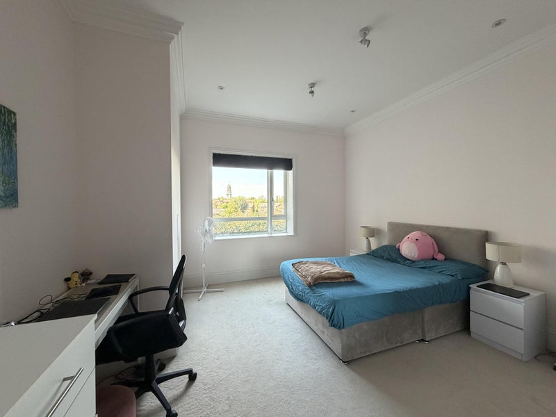 Photo 1: Large Double Bedroom