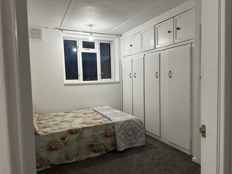 Photo 1: Bed room