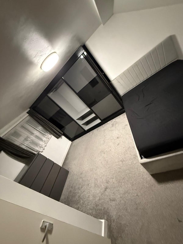 Photo 1: Loft room 