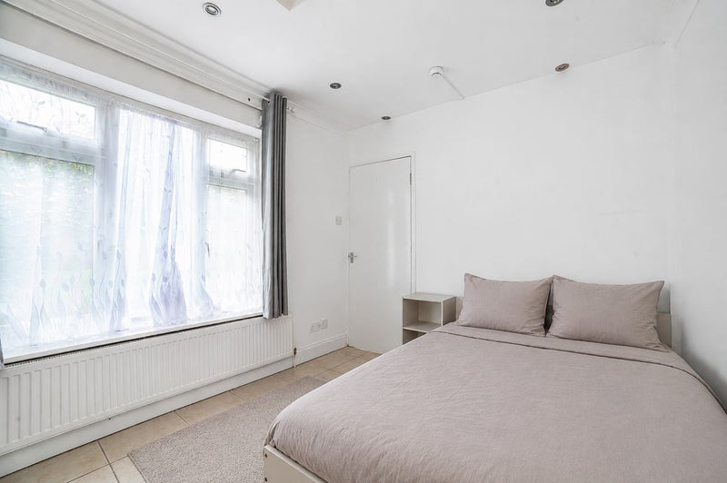 Photo 1: Room