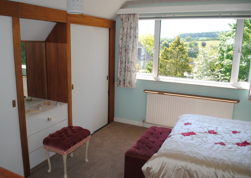 Photo 1: Bedroom 1