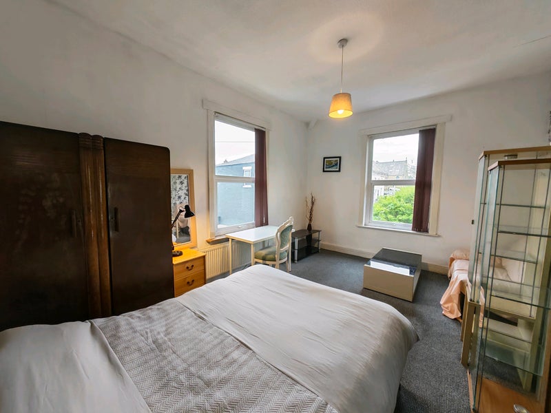 Photo 1: Upstairs bedroom 3